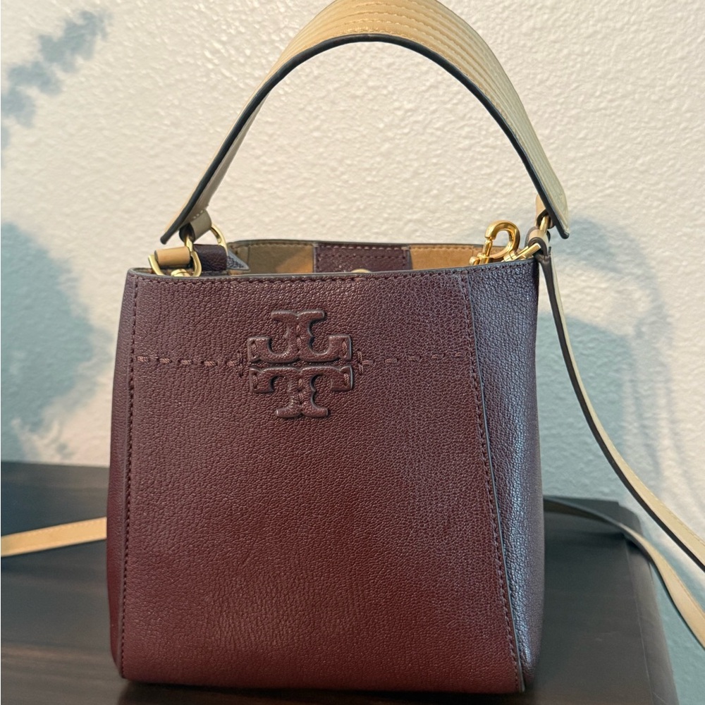 Tory Burch McGraw Small Bucket Bag
